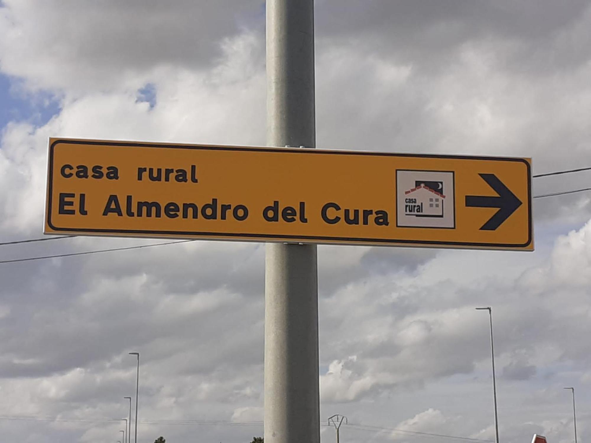 El Almendro Del Cura Villa Villarmayor  Екстериор снимка